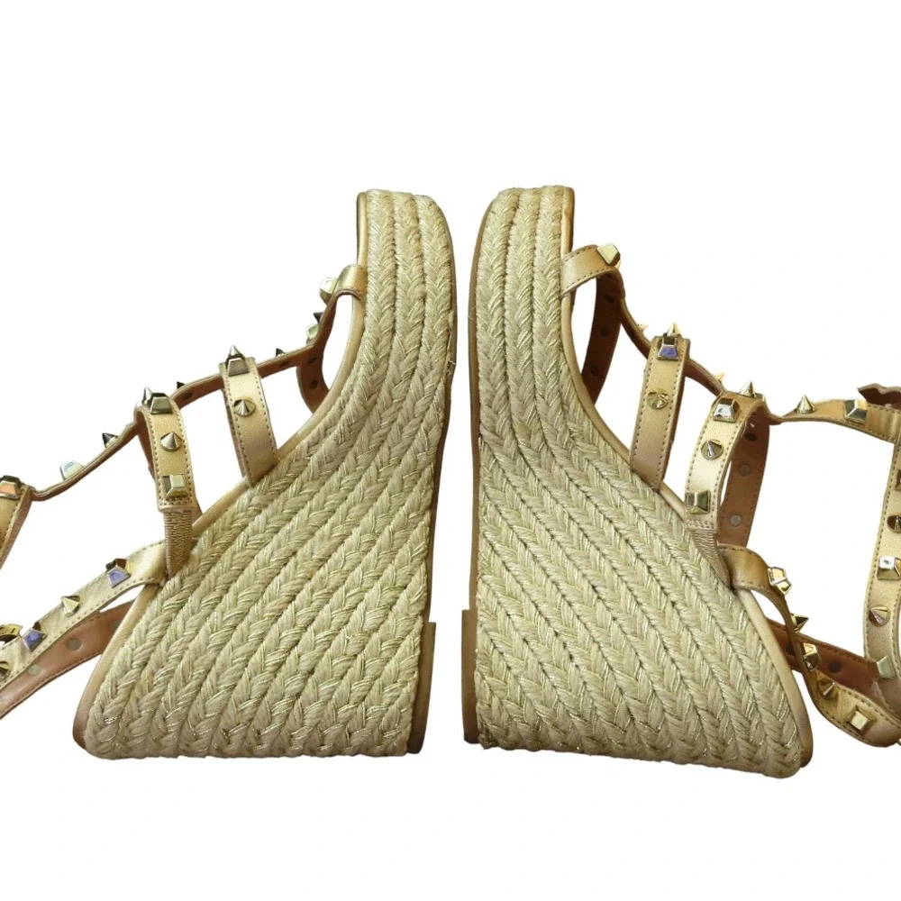 Steve Madden very gently